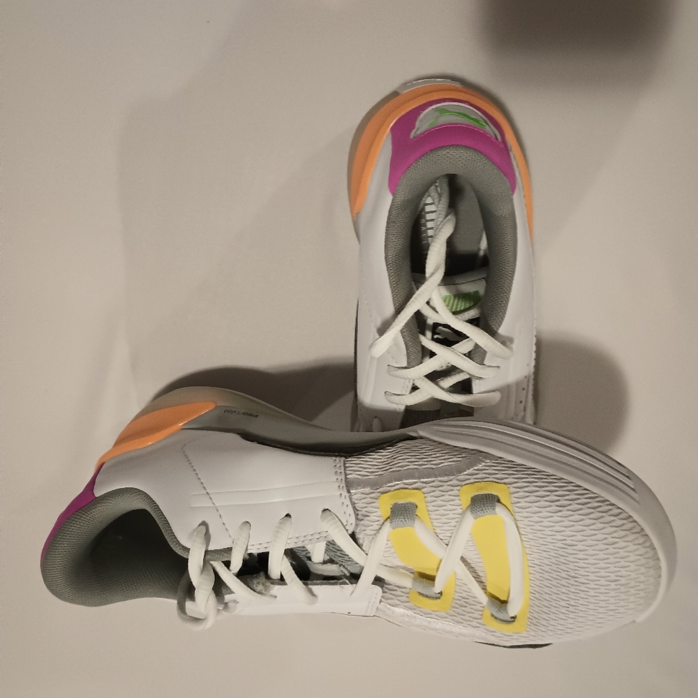 Sneakers - Picture 2 of 4